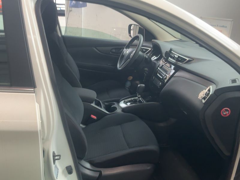 Nissan Qashqai 1.2 Acenta 2016 – снимка 16