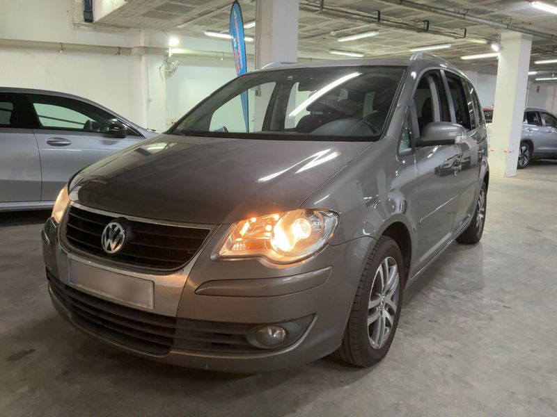 Volkswagen Touran 2.0 TDI Trendline 2009 – снимка 1