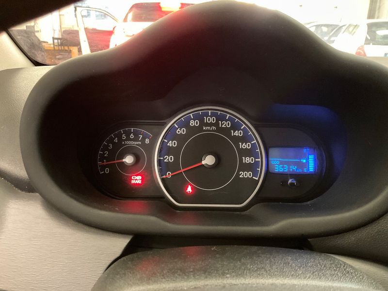 Hyundai i10 1.2 Pack Inventive 2012 – снимка 18
