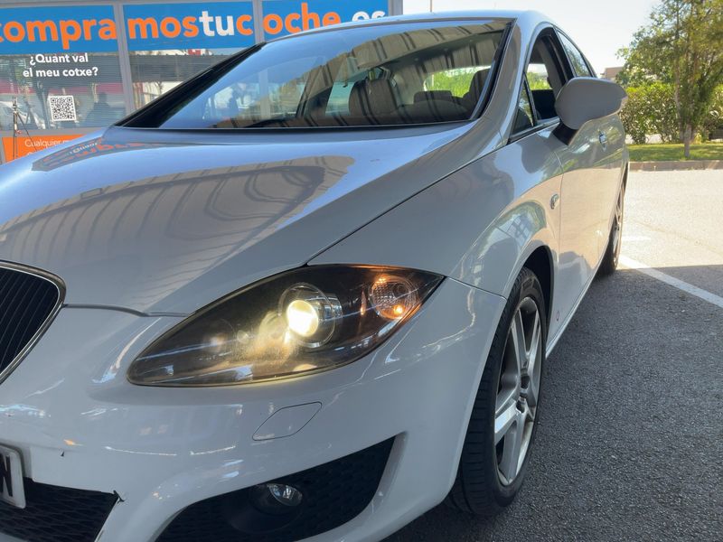 Seat Leon 1.6 TDI Style Copa 2012 – снимка 2