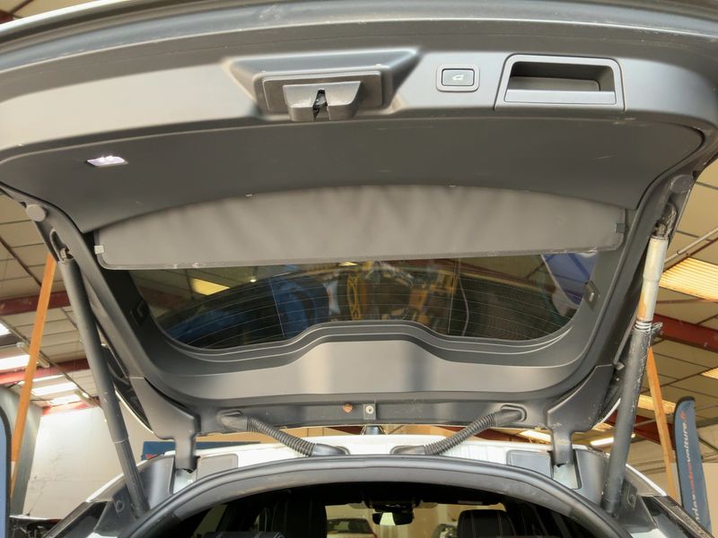 Land Rover Range Rover Velar 2.0 Diesel SE R-Dynamic 2019 – снимка 15