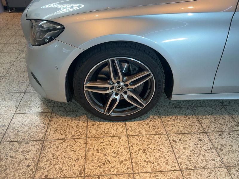 Mercedes-Benz E-Klasse E 220 d AMG Line 2017 – снимка 3