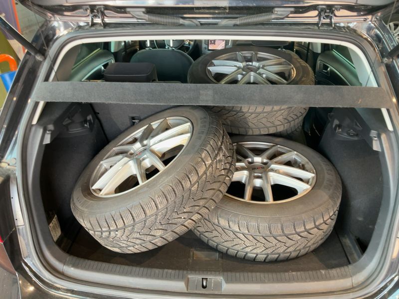 Volkswagen Golf VII 1.4 TSI Lounge BlueMotion Tech 2015 – снимка 16