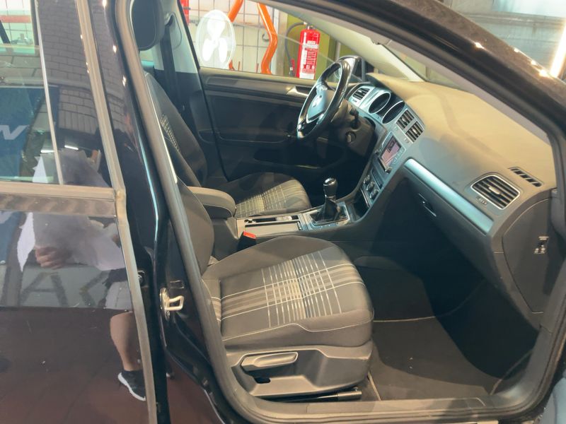 Volkswagen Golf VII 1.4 TSI Lounge BlueMotion Tech 2015 – снимка 17