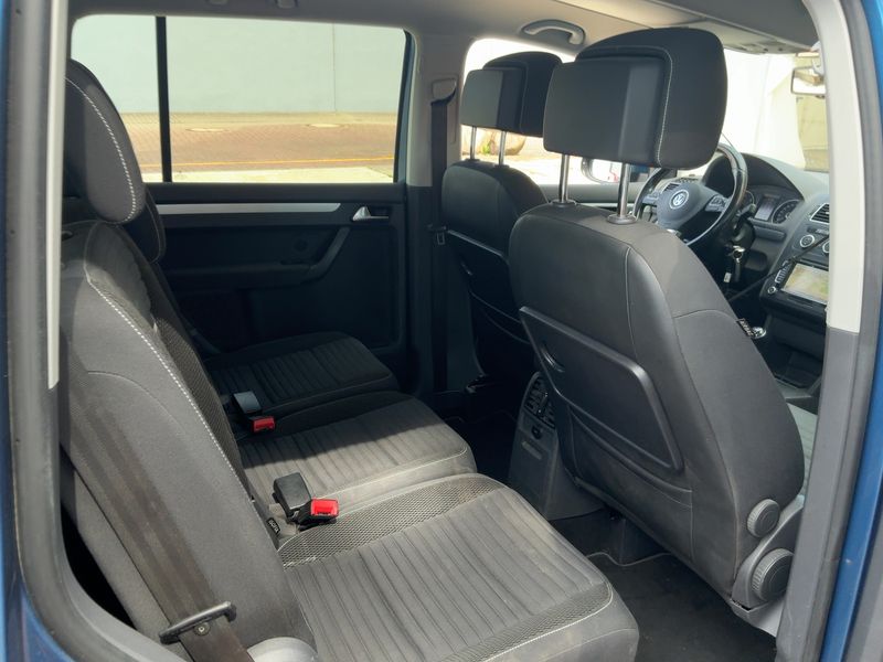 Volkswagen Touran 1.6 TDI Cup BlueMotion Tech 2014 – снимка 19