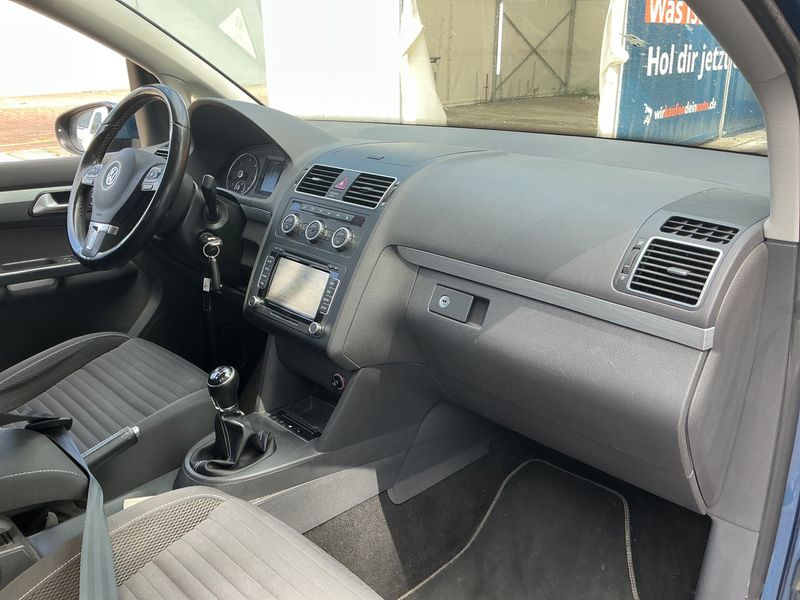 Volkswagen Touran 1.6 TDI Cup BlueMotion Tech 2014 – снимка 22
