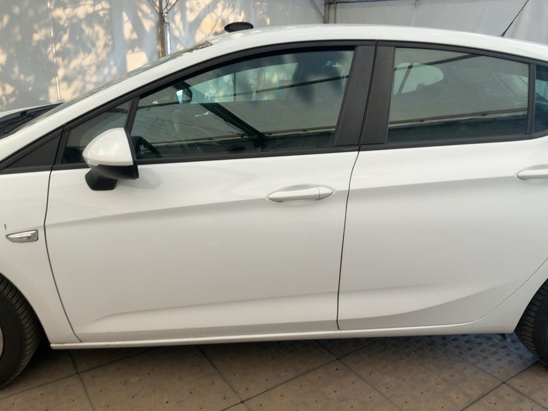 Opel Astra 1.0 Turbo Selection Start/Stop 2015 – снимка 4