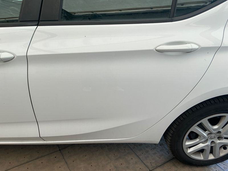Opel Astra 1.0 Turbo Selection Start/Stop 2015 – снимка 26
