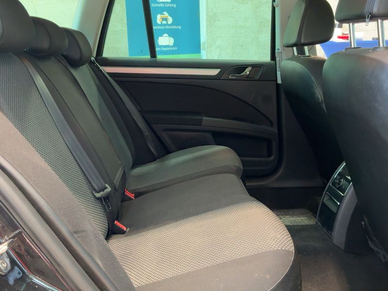 Skoda Superb 2.0 TDI Elegance 2012 – снимка 19