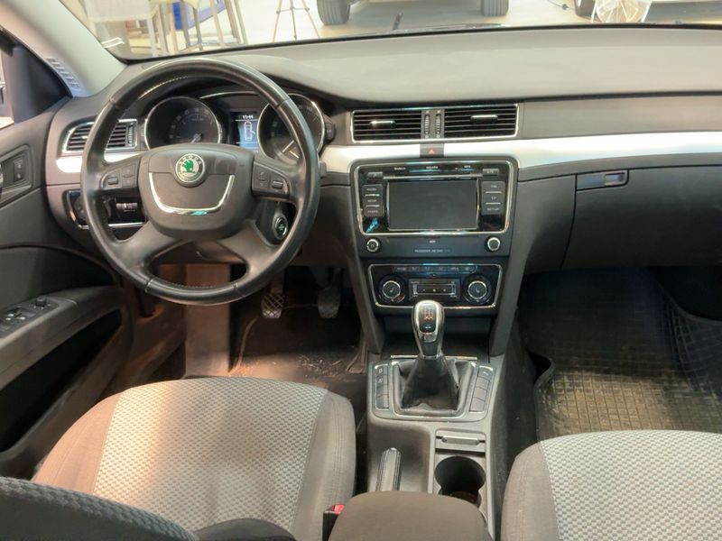 Skoda Superb 2.0 TDI Elegance 2012 – снимка 17