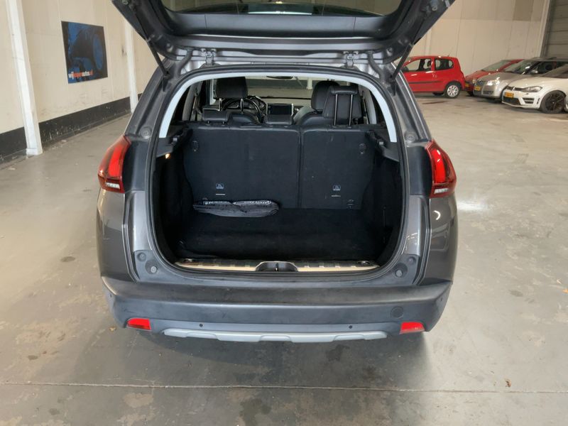 Peugeot 2008 1.2 PureTech Allure 2018 – снимка 15