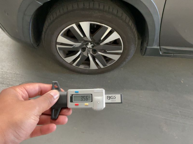 Peugeot 2008 1.2 PureTech Allure 2018 – снимка 3