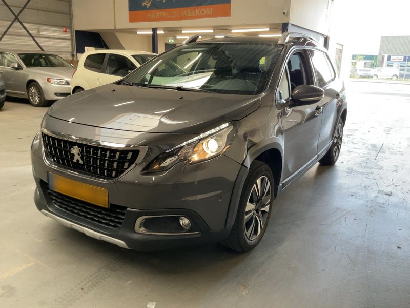 Peugeot 2008 1.2 PureTech Allure 2018 – снимка 1
