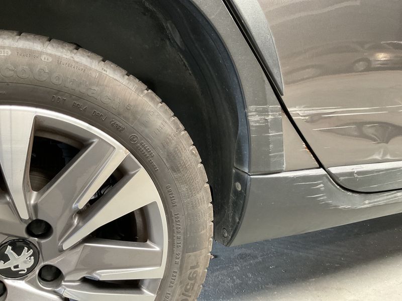 Peugeot 2008 1.2 PureTech Allure 2018 – снимка 22