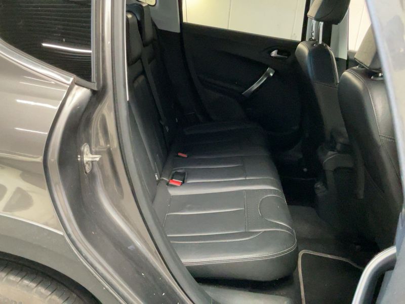 Peugeot 2008 1.2 PureTech Allure 2018 – снимка 19