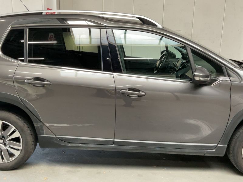 Peugeot 2008 1.2 PureTech Allure 2018 – снимка 10