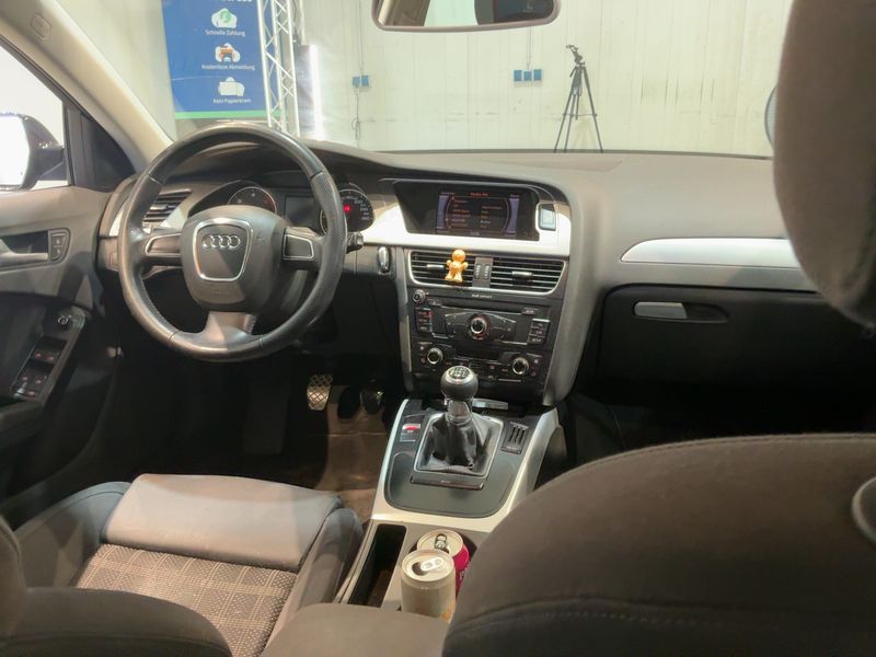 Audi A4 2.0 TDI Ambition 2011 – снимка 12
