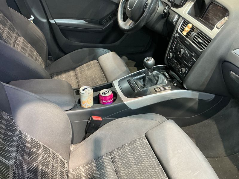 Audi A4 2.0 TDI Ambition 2011 – снимка 31