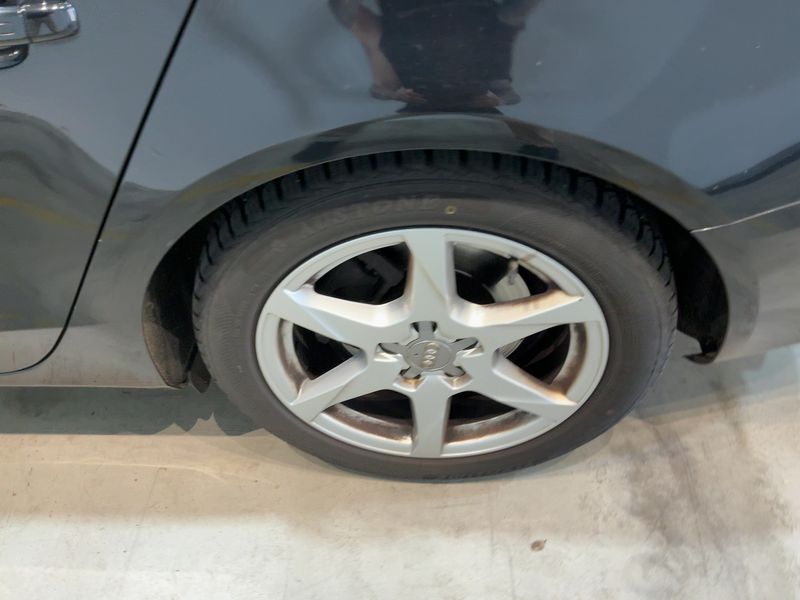 Audi A4 2.0 TDI Ambition 2011 – снимка 17