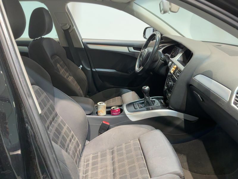 Audi A4 2.0 TDI Ambition 2011 – снимка 11