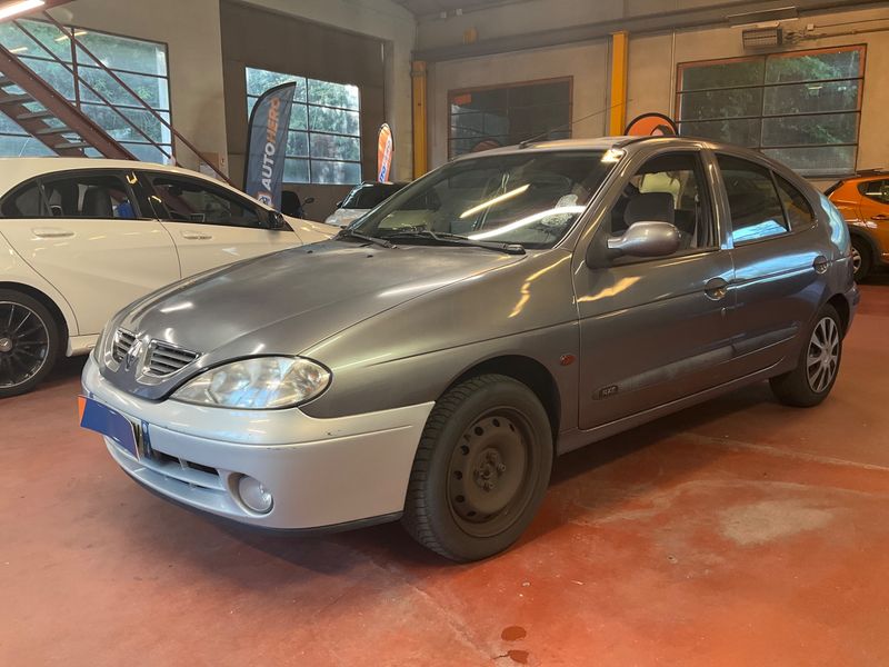 Renault Megane 1.9 Turbodiesel DTi RT 2000 – снимка 1