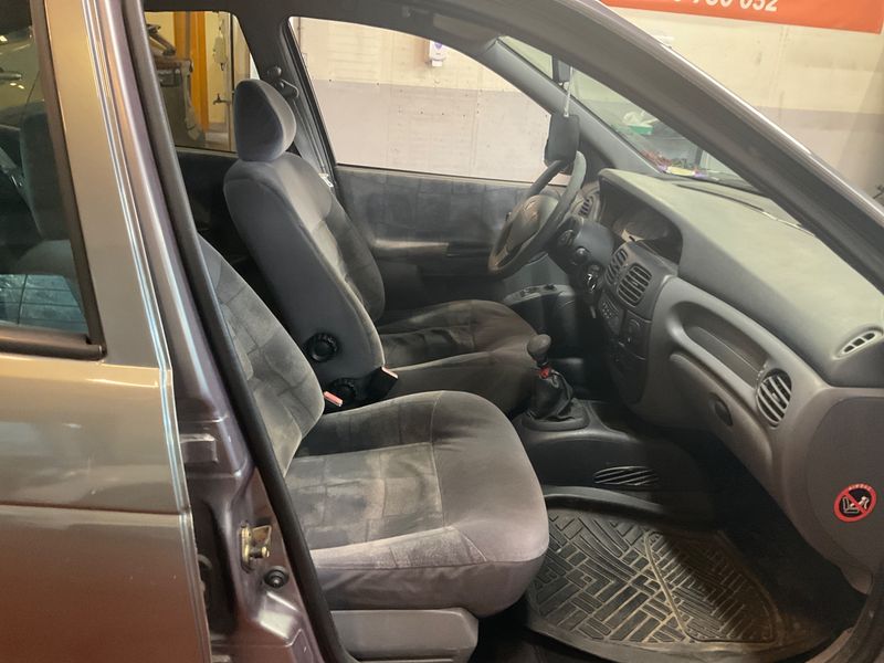 Renault Megane 1.9 Turbodiesel DTi RT 2000 – снимка 3