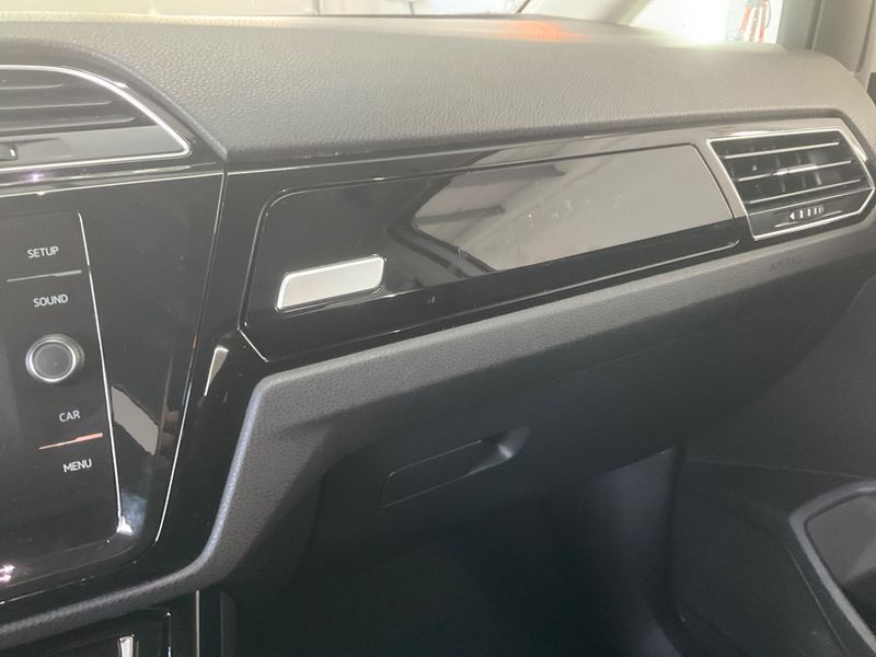 Volkswagen Touran 2.0 TDI Highline BlueMotion Tech 2019 – снимка 34