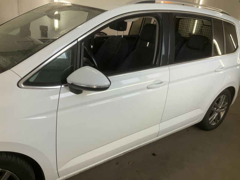 Volkswagen Touran 2.0 TDI Highline BlueMotion Tech 2019 – снимка 4