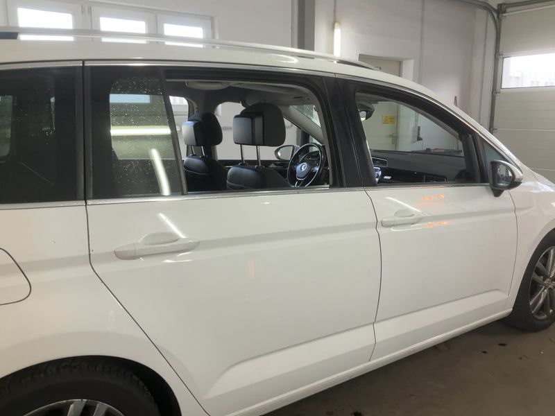 Volkswagen Touran 2.0 TDI Highline BlueMotion Tech 2019 – снимка 10