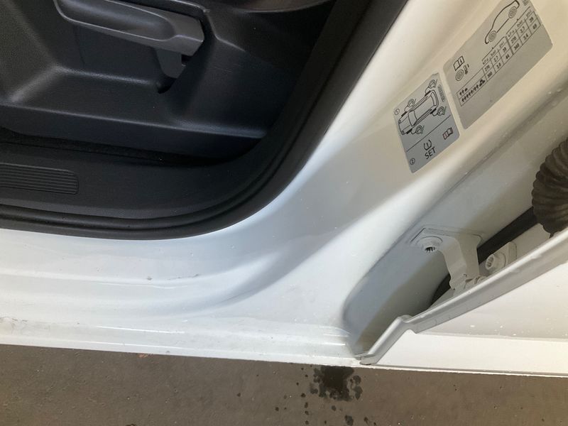 Volkswagen Touran 2.0 TDI Highline BlueMotion Tech 2019 – снимка 48