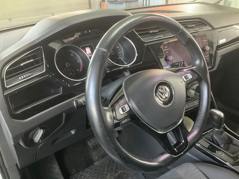 Volkswagen Touran 2.0 TDI Highline BlueMotion Tech 2019 – снимка 30