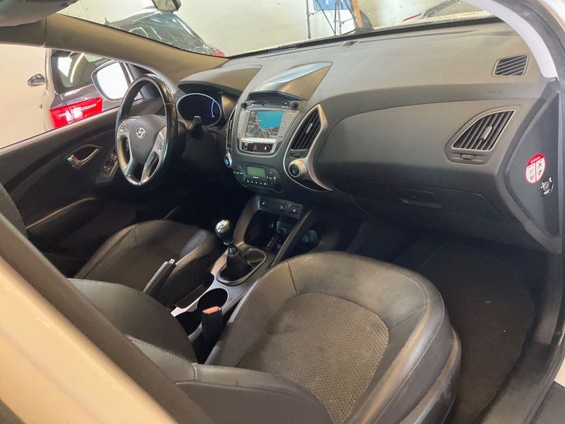 Hyundai ix35 1.7 CRDi Premium 2WD 2013 – снимка 3