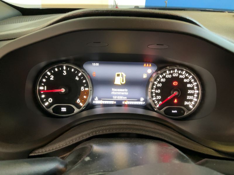 Jeep Renegade 1.6 M-Jet Limited FWD 2019 – снимка 18