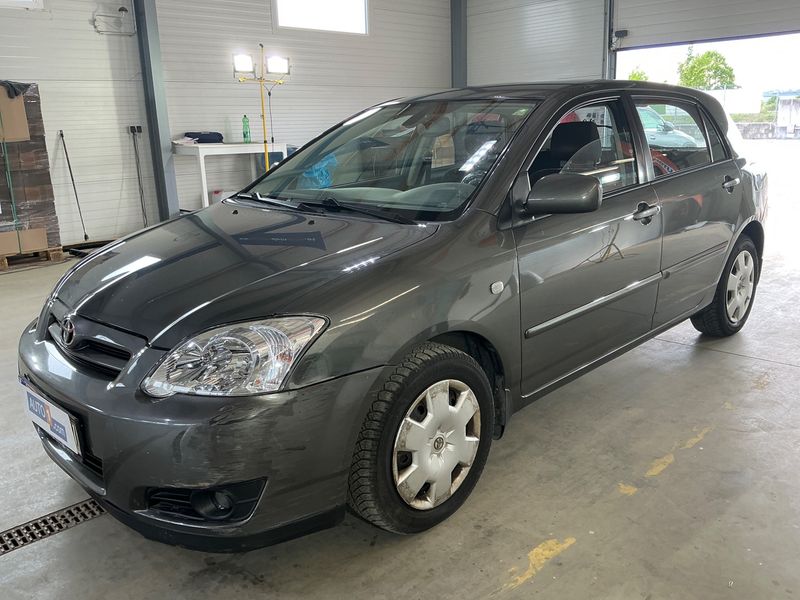 Toyota Corolla 1.4 Compact Luna 2005 – снимка 1