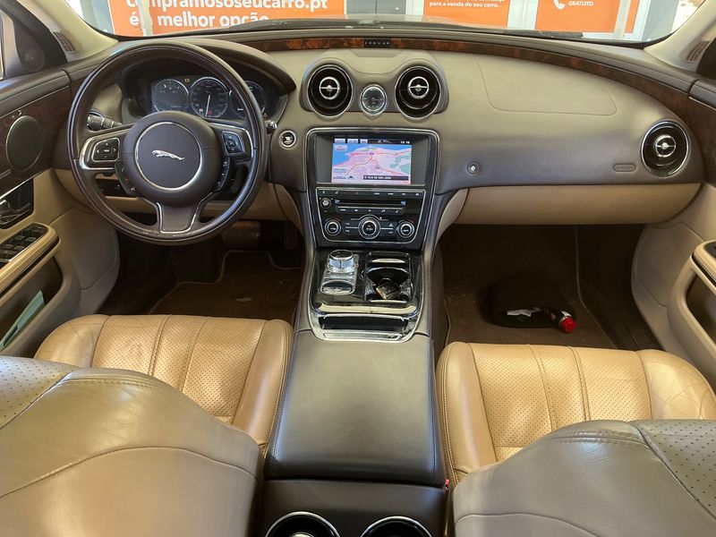 Jaguar XJ 3.0 D V6 Premium Luxury 2013 – снимка 17