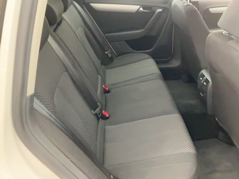 Volkswagen Passat 2.0 TDI Trendline BlueMotion Tech 2013 – снимка 14
