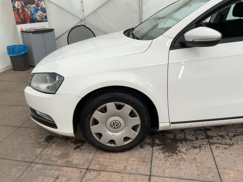 Volkswagen Passat 2.0 TDI Trendline BlueMotion Tech 2013 – снимка 2