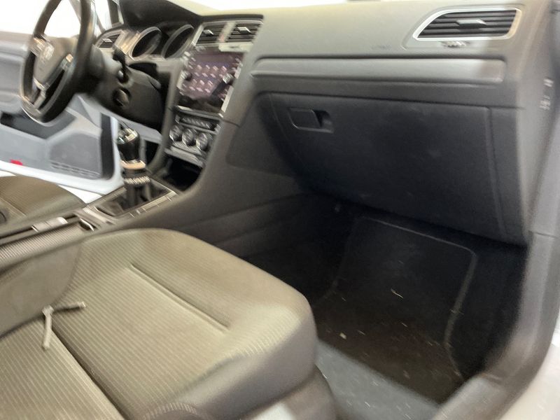Volkswagen Golf VII 1.0 TSI Comfortline BlueMotion Tech НЕЗАБАВНА ПОКУПКА снимка 10