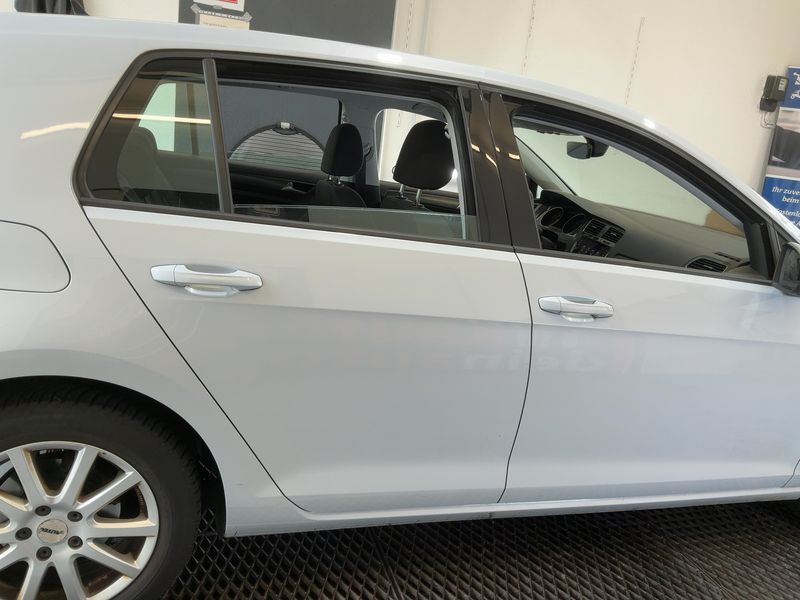 Volkswagen Golf VII 1.0 TSI Comfortline BlueMotion Tech НЕЗАБАВНА ПОКУПКА снимка 38