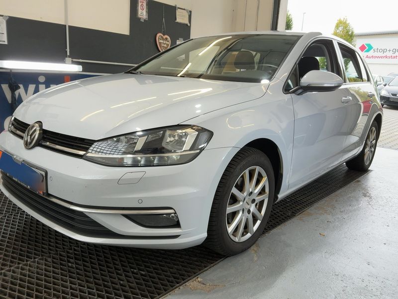 Volkswagen Golf VII 1.0 TSI Comfortline BlueMotion Tech НЕЗАБАВНА ПОКУПКА снимка 30