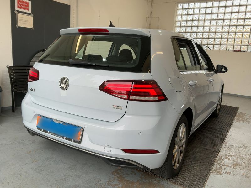 Volkswagen Golf VII 1.0 TSI Comfortline BlueMotion Tech НЕЗАБАВНА ПОКУПКА снимка 36