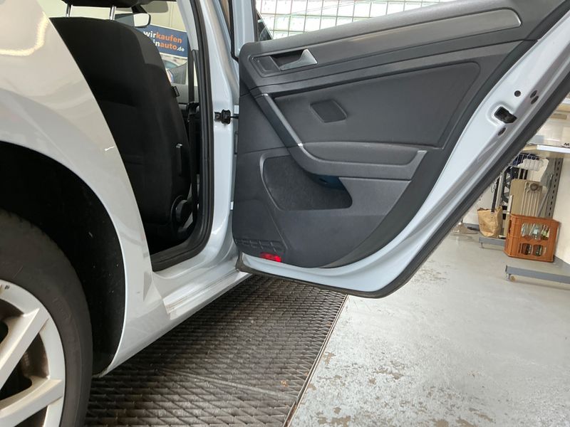 Volkswagen Golf VII 1.0 TSI Comfortline BlueMotion Tech НЕЗАБАВНА ПОКУПКА снимка 8
