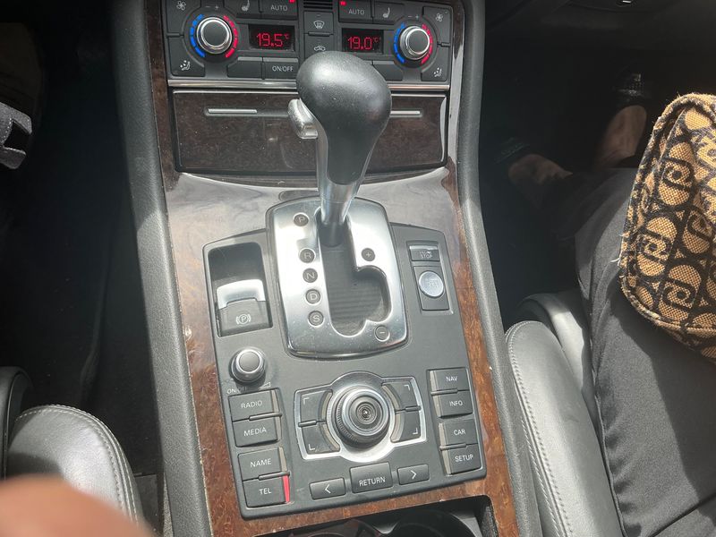 Audi A8 3.0 V6 TDI quattro 2009 – снимка 34