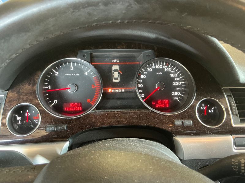 Audi A8 3.0 V6 TDI quattro 2009 – снимка 18