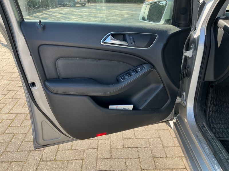 Mercedes-Benz B-Klasse B 180 Style 2016 – снимка 32