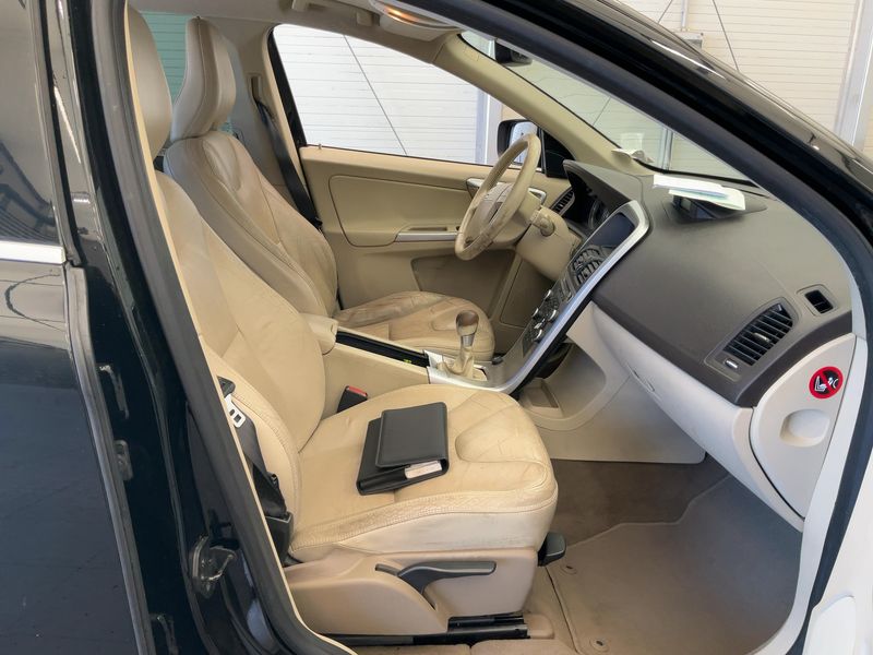 Volvo XC60 2.4 D4 Summum AWD 2009 – снимка 16