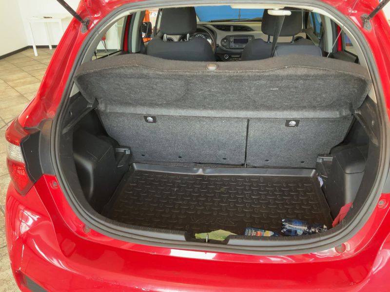 Toyota Yaris 1.5 Hybrid Cool 2017 – снимка 15
