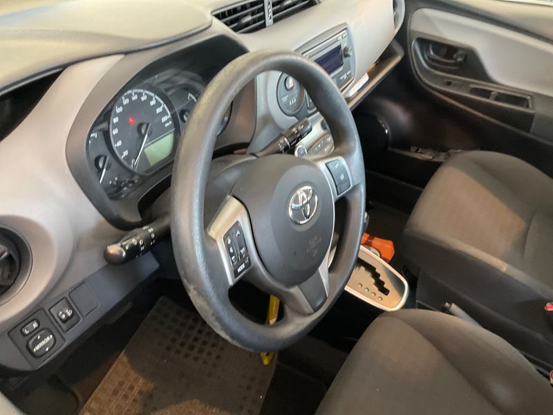 Toyota Yaris 1.5 Hybrid Cool 2017 – снимка 24