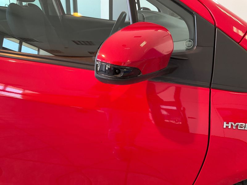 Toyota Yaris 1.5 Hybrid Cool 2017 – снимка 22