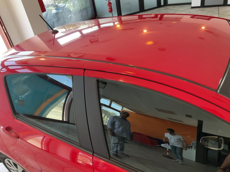 Toyota Yaris 1.5 Hybrid Cool 2017 – снимка 13